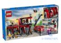 Klocki LEGO CITY Remiza Strażacka Z Wozem Strażackim 843 Elementy 60414